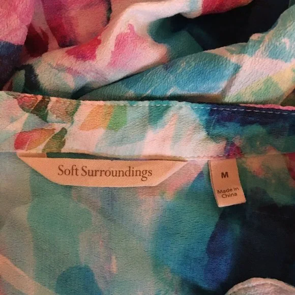 Soft Surroundings Ursa Tunic M Medium Colorful Rayon Blouse Pleat Details V Neck - Picture 4 of 5